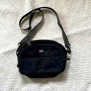 Eagle Creek, Crossbody, convertible bag. Bag or fanny pack.